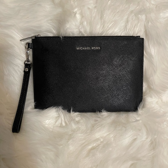 Michael Kors Handbags - Michael Kors-Medium Crossgrain Leather Travel Pouch/Wristlet-Black